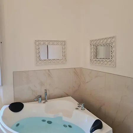 Allegra With Jacuzzi Apartment *