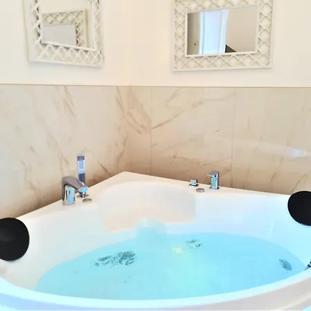 아파트 Allegra With Jacuzzi *
